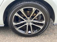USED 2018 18 VOLKSWAGEN GOLF 1.5 R LINE TSI EVO 5d 148 BHP Satellite Navigation DAB