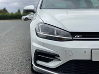 USED 2018 18 VOLKSWAGEN GOLF 1.5 R LINE TSI EVO 5d 148 BHP Satellite Navigation DAB