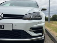 USED 2018 18 VOLKSWAGEN GOLF 1.5 R LINE TSI EVO 5d 148 BHP Satellite Navigation DAB