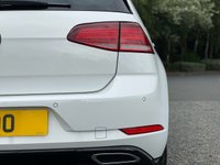 USED 2018 18 VOLKSWAGEN GOLF 1.5 R LINE TSI EVO 5d 148 BHP Satellite Navigation DAB