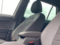USED 2018 18 VOLKSWAGEN GOLF 1.5 R LINE TSI EVO 5d 148 BHP Satellite Navigation DAB