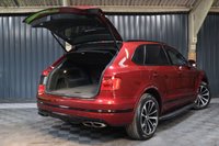 USED 2018 18 BENTLEY BENTAYGA 4.0 V8 5d 542 BHP INCREDIBLE SPEC: PANORAMIC ROOF, NIGHT VISION, HEAD-UP DISPLAY, DYNAMIC RIDE, BLACKLINE SPECIFICATION, SOFT CLOSE AND MUCH MORE