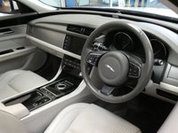 USED 2015 65 JAGUAR XF 2.0 PRESTIGE 4d 177 BHP EURO 6 CAZ ULEZ COMPLIANT SAT NAV SUNROOF LEATHER HEATED SEATS &pound;30 ROAD TAX