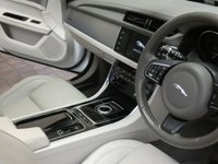 USED 2015 65 JAGUAR XF 2.0 PRESTIGE 4d 177 BHP EURO 6 CAZ ULEZ COMPLIANT SAT NAV SUNROOF LEATHER HEATED SEATS &pound;30 ROAD TAX