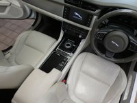 USED 2015 65 JAGUAR XF 2.0 PRESTIGE 4d 177 BHP EURO 6 CAZ ULEZ COMPLIANT SAT NAV SUNROOF LEATHER HEATED SEATS &pound;30 ROAD TAX