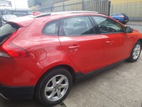 USED 2013 63 VOLVO V40 1.6 D2 CROSS COUNTRY SE NAV 5d 113 BHP 