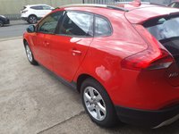 USED 2013 63 VOLVO V40 1.6 D2 CROSS COUNTRY SE NAV 5d 113 BHP 