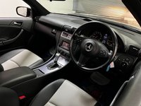 USED 2010 10 MERCEDES-BENZ CLC CLASS 1.8 CLC200 KOMPRESSOR SPORT 3d 184 BHP * 18 INCH BLACK ALLOYS * CRUISE CONTROL * LEATHER * PADDLE SHIFT * PARKING SENSORS *