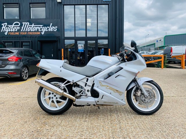 1992 J Honda Vfr750 748cc