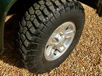 USED 2007 57 LAND ROVER DEFENDER 2.4 110 XS STATION WAGON 5d 122 BHP UTILITY // 1 PRIVATE OWNER // EXCELLENT SERVICE HISTORY FRONT WARNE 3.5 TON WINCH//FULL BULL BAR//SPOT LIGHTS//LIGHT GRILLS ALL ROUND//UNDER BODY ARMOUR//UNDER SEAL PROTECTED//UPGRADED HEAVY JUTY SPRINGS AND SHOCK ABSORBERS//SNORKEL//FULL ROOF RACK//LADDER//REAR HALLIGAN  SPOT LIGHT//MANTEC STORAGE UNITS//DOG GUARD//PLASTIC REAR TRAY AND OVER COVERS ON ALL THE SEATS//MANTEC HOLDER FOR SPARE WHEEL//ALPINE STEREO ///// AND ALL USUAL  XS SPEC. HEATED SEATS. AIRCON. ALLOYS. SIDE STEPS. ALLOY CHECKERING ON WINGS//DOORS.   ONLY USED ONCE AWEEK FOR STALKING