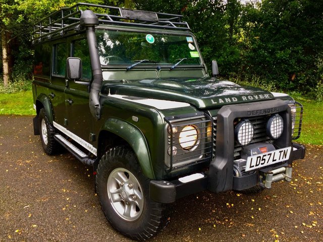 2007 57 Land Rover Defender 2.4 110 XS STATION WAGON 5d 122 BHP UTILITY // 1 PRIVATE OWNER // EXCELLENT SERVICE HISTORY