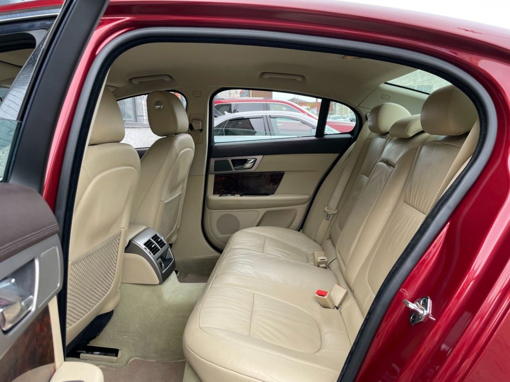 USED 2011 11 JAGUAR XF 3.0 V6 LUXURY 4d 240 BHP 