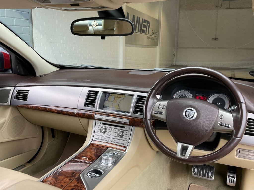 USED 2011 11 JAGUAR XF 3.0 V6 LUXURY 4d 240 BHP 