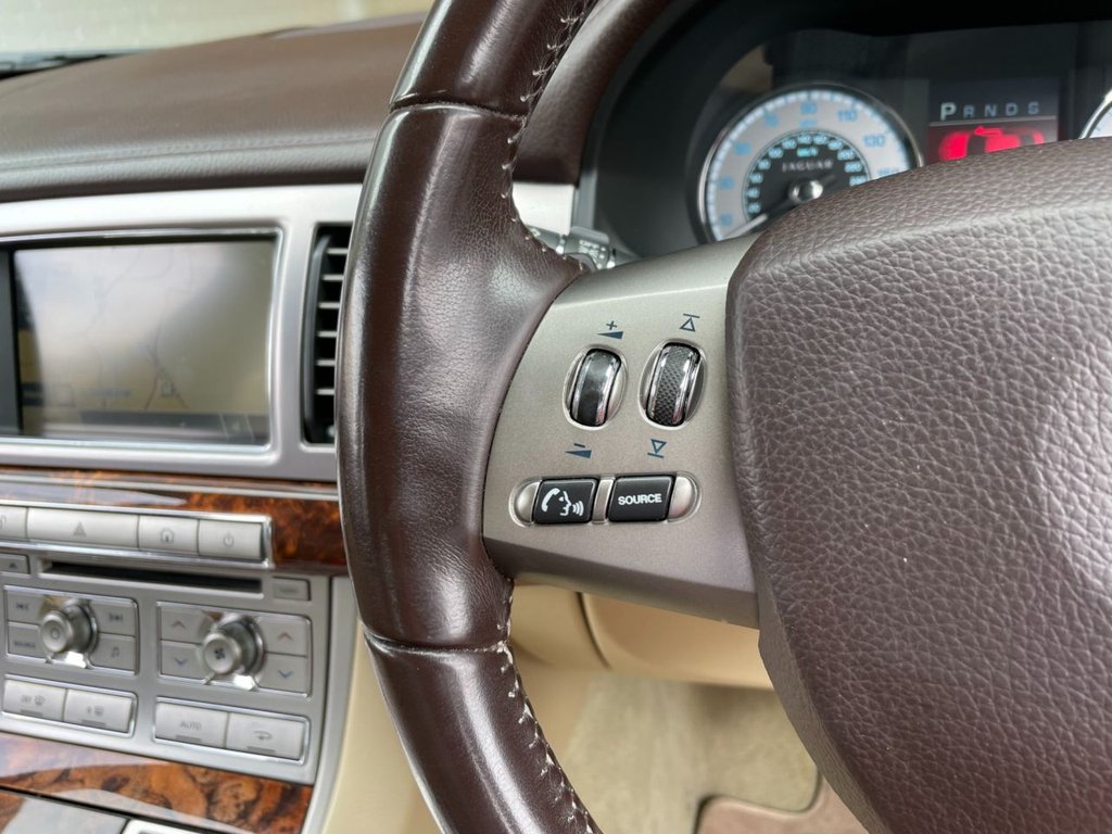 USED 2011 11 JAGUAR XF 3.0 V6 LUXURY 4d 240 BHP 