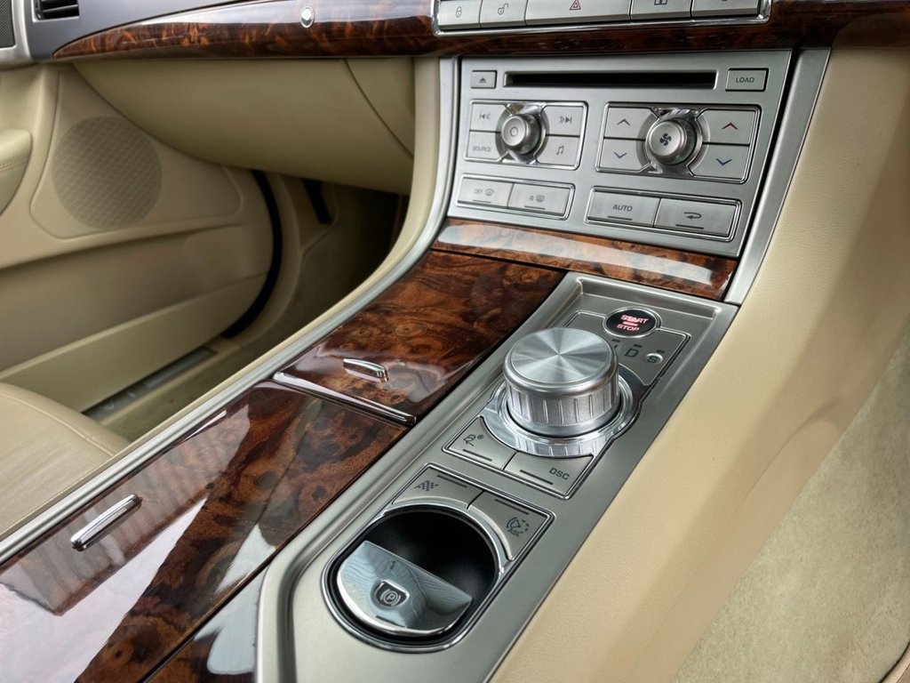USED 2011 11 JAGUAR XF 3.0 V6 LUXURY 4d 240 BHP 
