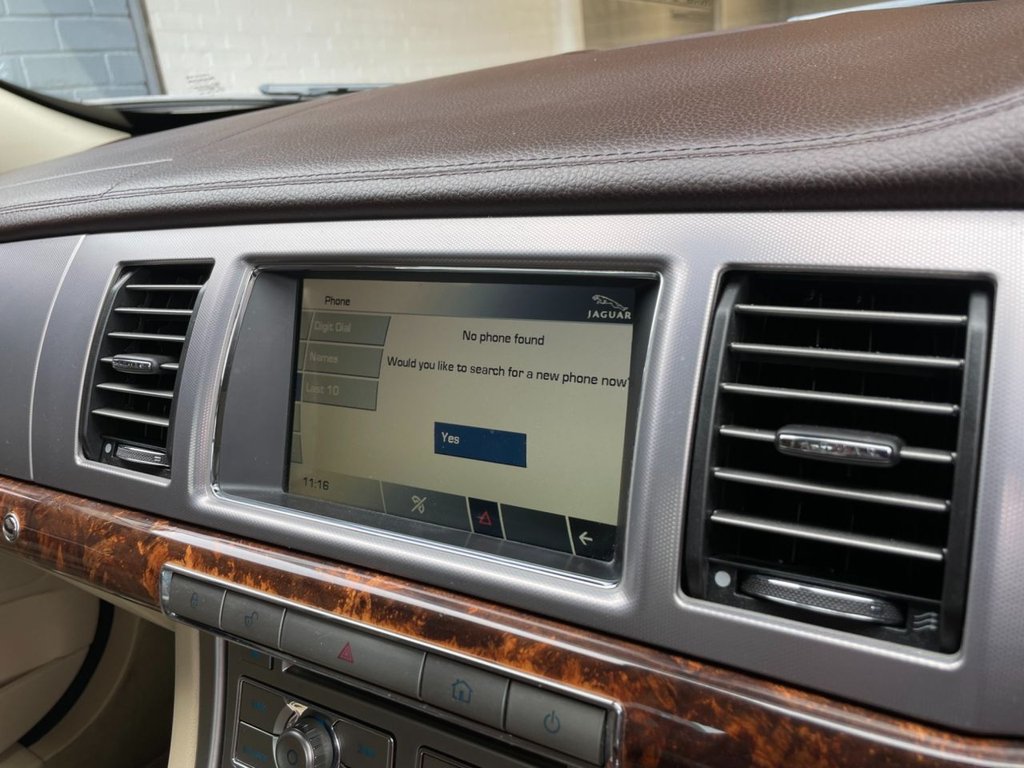USED 2011 11 JAGUAR XF 3.0 V6 LUXURY 4d 240 BHP 