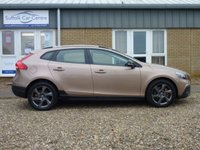 USED 2016 16 VOLVO V40 2.0 D2 CROSS COUNTRY LUX NAV 5d 118 BHP www.suffolkcarcentre.co.uk - Located at Reydon