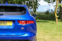 USED 2016 16 JAGUAR F-PACE 3.0d (300) V6 1st Edition 5dr Automatic AWD Euro 6 (Panoramic Sunroof, Heads Up Display, 22