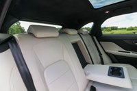 USED 2016 16 JAGUAR F-PACE 3.0d (300) V6 1st Edition 5dr Automatic AWD Euro 6 (Panoramic Sunroof, Heads Up Display, 22