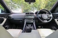 USED 2016 16 JAGUAR F-PACE 3.0d (300) V6 1st Edition 5dr Automatic AWD Euro 6 (Panoramic Sunroof, Heads Up Display, 22