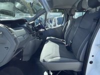 USED 2014 14 VAUXHALL VIVARO 2.0 COMBI SHUTTLE 9 SEATER MINIBUS CDTI 115 Stunning Example Throughout