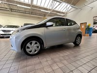 USED 2016 16 TOYOTA AYGO 1.0 VVT-I X-PLAY 5d 69 BHP &pound;0 ROAD TAX CAZ ULEZ COMPLIANT AIR CON PARKING SENSORS. Vehicle just been serviced at Toyota on 27/07/2022