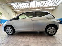 USED 2016 16 TOYOTA AYGO 1.0 VVT-I X-PLAY 5d 69 BHP &pound;0 ROAD TAX CAZ ULEZ COMPLIANT AIR CON PARKING SENSORS. Vehicle just been serviced at Toyota on 27/07/2022