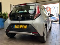 USED 2016 16 TOYOTA AYGO 1.0 VVT-I X-PLAY 5d 69 BHP &pound;0 ROAD TAX CAZ ULEZ COMPLIANT AIR CON PARKING SENSORS. Vehicle just been serviced at Toyota on 27/07/2022