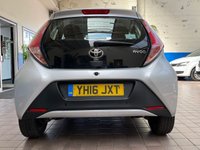USED 2016 16 TOYOTA AYGO 1.0 VVT-I X-PLAY 5d 69 BHP &pound;0 ROAD TAX CAZ ULEZ COMPLIANT AIR CON PARKING SENSORS. Vehicle just been serviced at Toyota on 27/07/2022