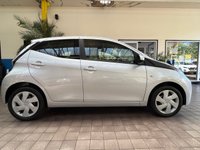 USED 2016 16 TOYOTA AYGO 1.0 VVT-I X-PLAY 5d 69 BHP &pound;0 ROAD TAX CAZ ULEZ COMPLIANT AIR CON PARKING SENSORS. Vehicle just been serviced at Toyota on 27/07/2022