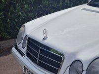 USED 1998 R MERCEDES-BENZ E-CLASS E300 TD ELEGANCE 3.0 4d 174 BHP MERCEDES SPECIALIST