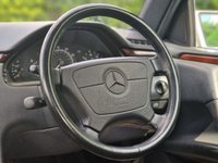 USED 1998 R MERCEDES-BENZ E-CLASS E300 TD ELEGANCE 3.0 4d 174 BHP MERCEDES SPECIALIST
