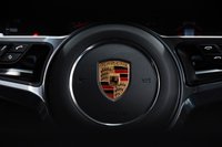 USED 2020 20 PORSCHE MACAN 2.0 PDK 5d 242 BHP 