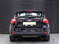 USED 2014 FORD FOCUS 1.6L ZETEC 5d AUTO 124 BHP LOW MILES + PARKING SENSORS