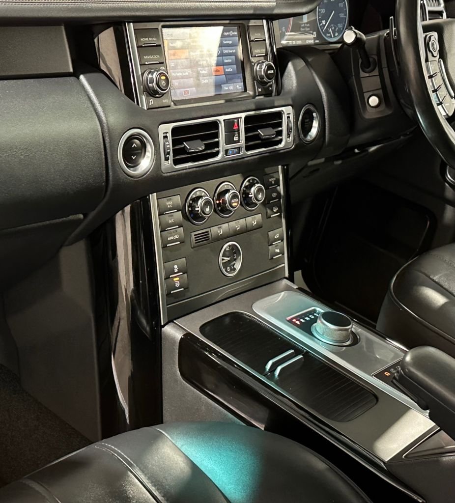 USED 2011 61 LAND ROVER RANGE ROVER 4.4 TDV8 VOGUE 5d 313 BHP 