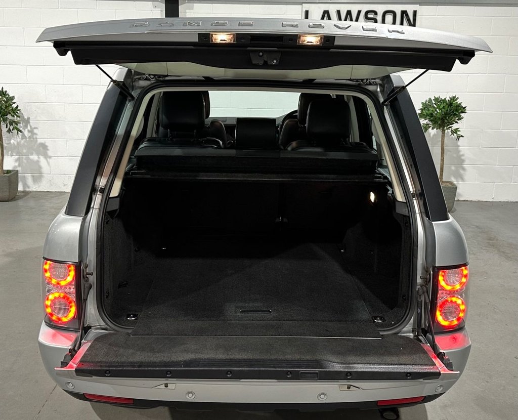 USED 2011 61 LAND ROVER RANGE ROVER 4.4 TDV8 VOGUE 5d 313 BHP 