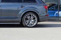 PRE-OWNED 2018 68 AUDI Q7 3.0 TDI QUATTRO VORSPRUNG 5d 282 BHP Daytona Grey Pearlescent, 1 Owner, Black Leather Interior, Panoramic Glass Sunroof, Panoramic Glass Sunroof, BOSE 3D Surround Sound, 22" V Spoke Alloys,  Alcantara Headlining, 360 Degree Camera, Audi Virtual Cockpit, Sports Seats Plus, Heated Seats Front and Rear, Audi Phone Box With Wireless Charging,  Black Door Mirror Housing, Matrix LED Headlights, LED Rear Lights, Running Boards, Privacy Glass, Traffic Sign Recognition, Electric Luggage Compartment Cover, Electric Steering Column.