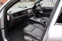 USED 2017 17 PORSCHE MACAN 3.0 D S PDK 5d AUTO 258 BHP ESTATE