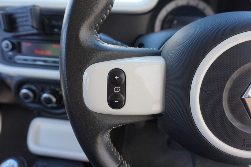 USED 2015 65 RENAULT TWINGO 1.0L DYNAMIQUE SCE S/S 5d 70 BHP SERVICE HISTORY/ZERO ROAD TAX!