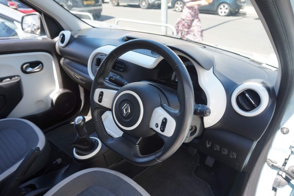 USED 2015 65 RENAULT TWINGO 1.0L DYNAMIQUE SCE S/S 5d 70 BHP SERVICE HISTORY/ZERO ROAD TAX!