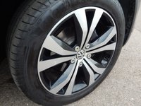 USED 2013 13 VOLKSWAGEN TOUAREG 3.0 V6 R-LINE TDI BLUEMOTION TECHNOLOGY 5d 242 BHP PANO-One Own 20in Alloys