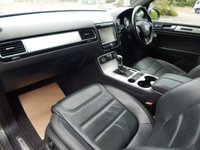 USED 2013 13 VOLKSWAGEN TOUAREG 3.0 V6 R-LINE TDI BLUEMOTION TECHNOLOGY 5d 242 BHP PANO-One Own 20in Alloys
