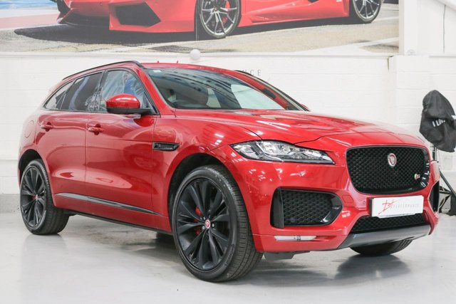 2017 Y Jaguar F-Pace 3.0 V6 S AWD 5d 375 BHP