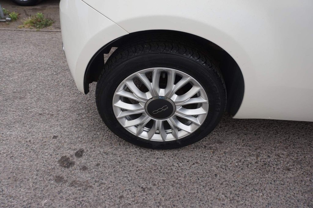 USED 2014 14 FIAT 500 1.2L LOUNGE 3d 69 BHP Â£30 ROAD TAX!!