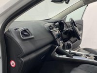 USED 2017 17 RENAULT KADJAR 1.5 SIGNATURE S NAV DCI EDC 5d 110 BHP Automatic, Panoramic Glass Roof, Navigation Media