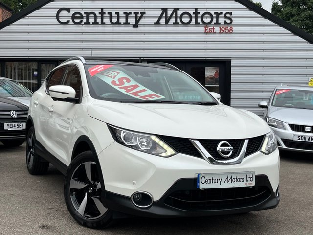 2016 16 Nissan Qashqai 1.5 dCi N-CONNECTA (Smart Vision) 5dr - GLASS ROOF