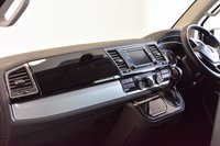 USED 2016 16 VOLKSWAGEN CARAVELLE 2.0 EXECUTIVE TDI BMT 5d 201 BHP 