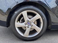 USED 2014 63 VOLVO V40 1.6 D2 R-DESIGN LUX 5d 113 BHP 
