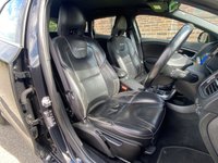 USED 2014 63 VOLVO V40 1.6 D2 R-DESIGN LUX 5d 113 BHP 