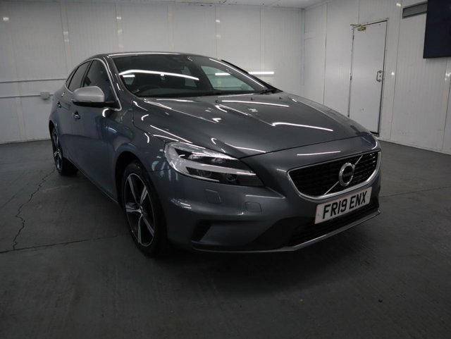 2019 19 Volvo V40 2.0 D3 R-DESIGN EDITION 5d 148 BHP